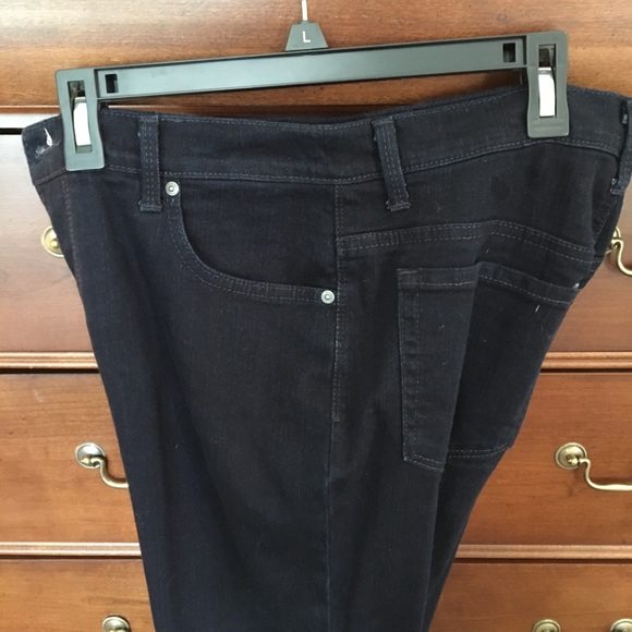 Gloria Vanderbilt Straight Leg Dark Wash Jeans. Denim - Picture 7 of 8